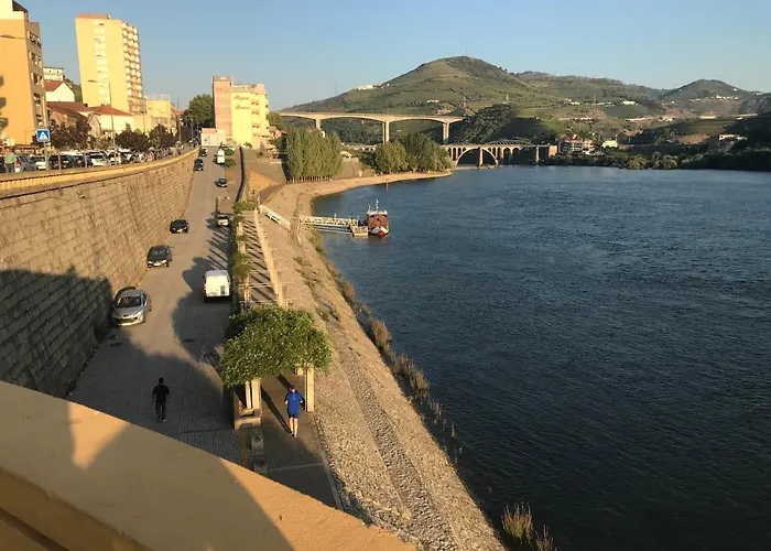 Joaninha Douro 2 * Peso da Régua